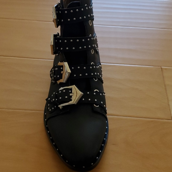 Black shoes, copied of givenchy look alike shoes. - Picture 3 of 8